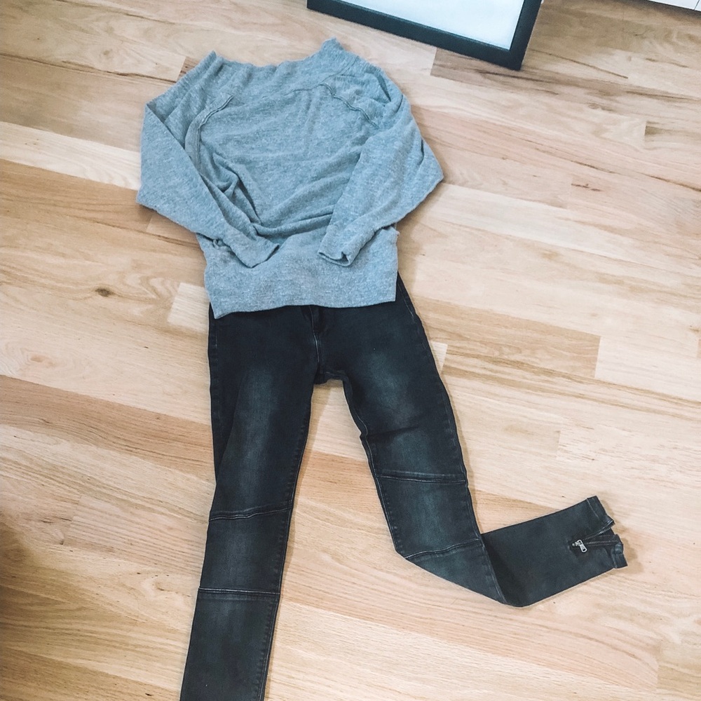 Free people off the shoulder gray sweater - Picture 2 of 2